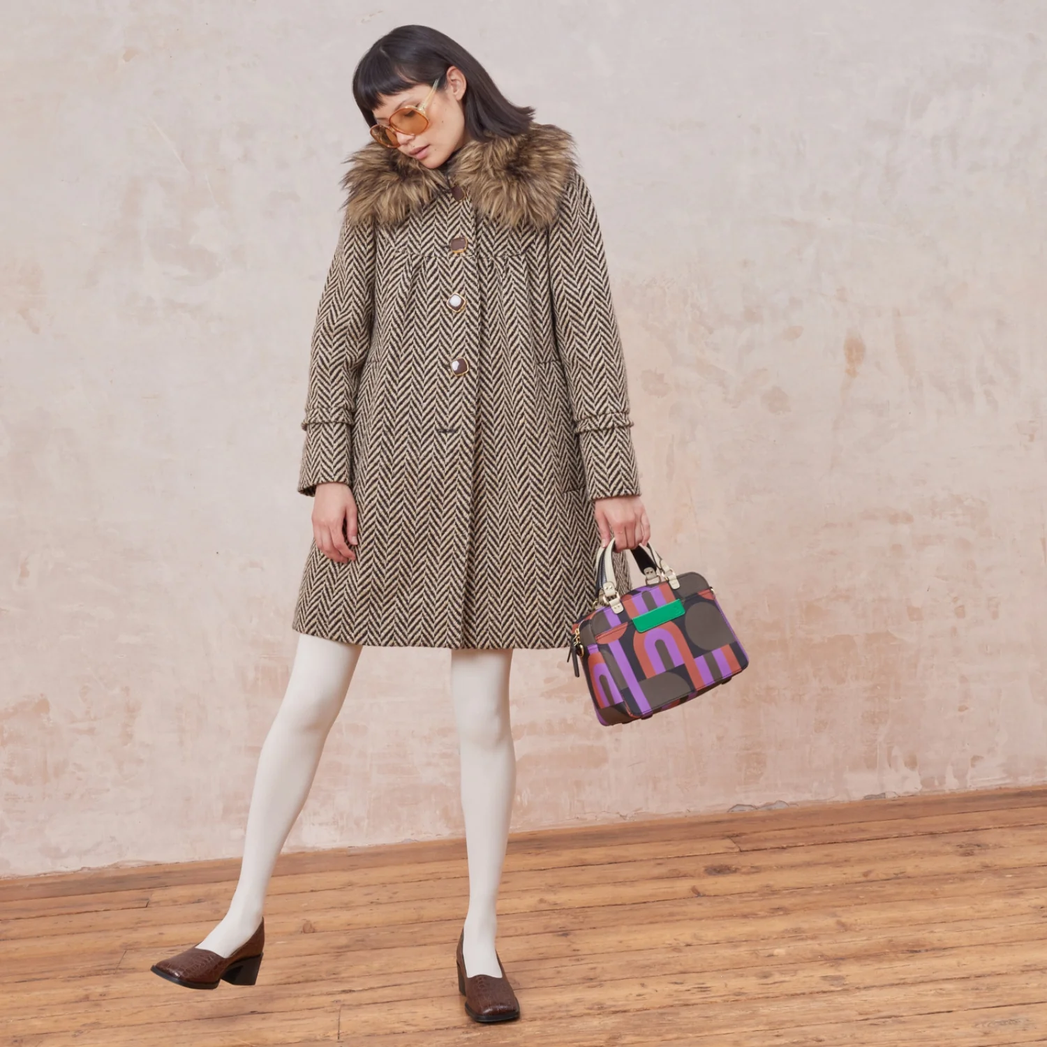 Block Medium Handbag - Circle Line - Image 3