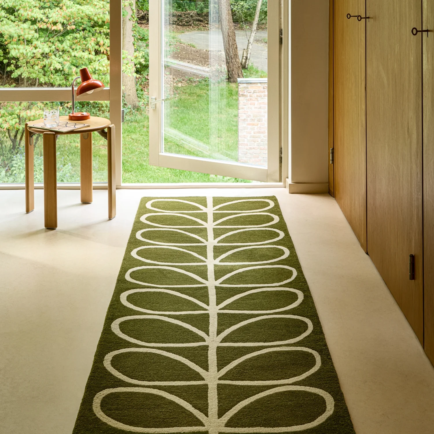 Linear Stem Runner - Olive