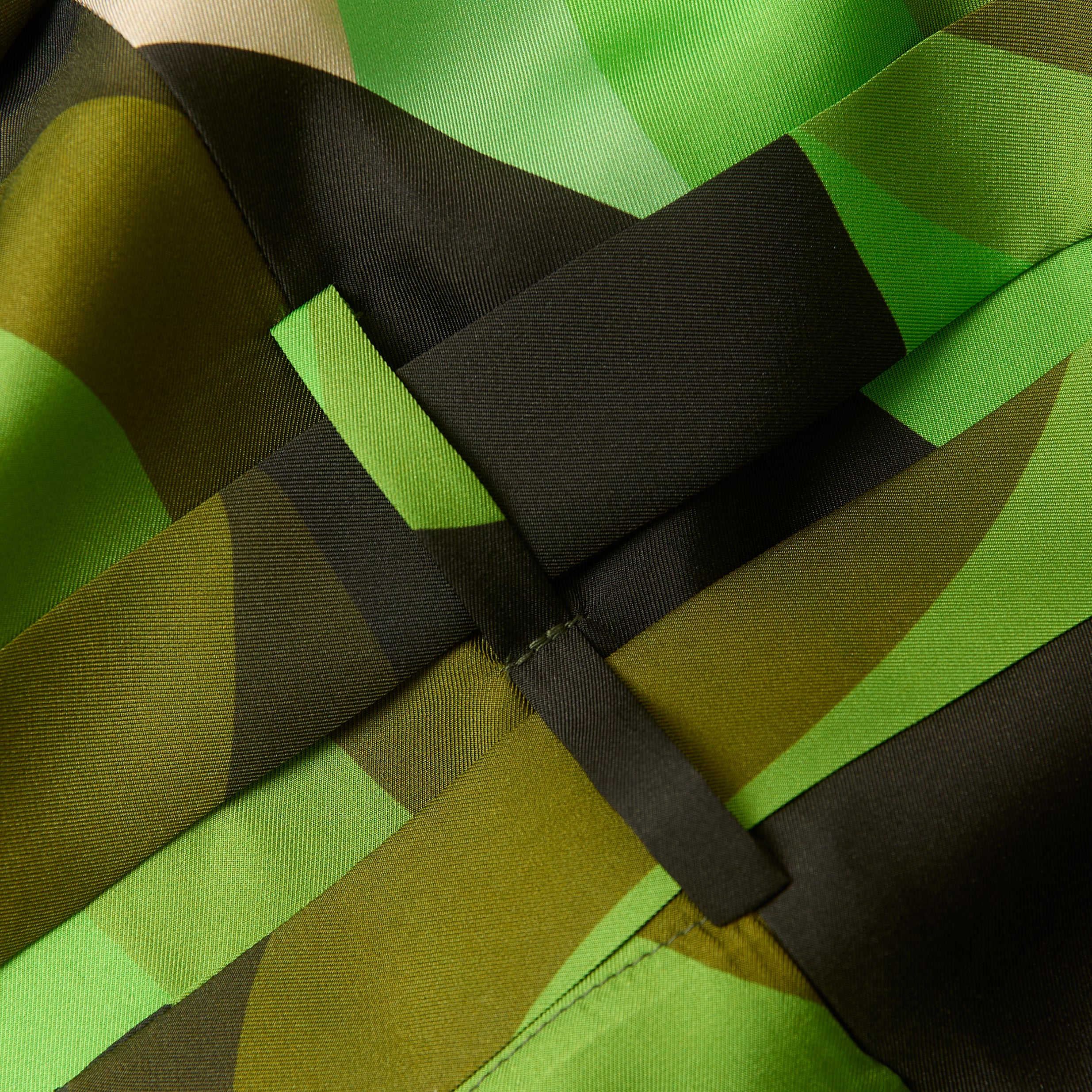 Orla Short Sleeve Belted Silk Dress Giant Rolling Wave Electra - Image 4